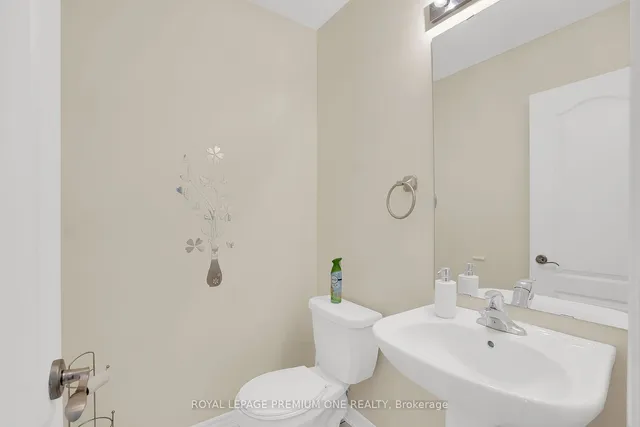 Additional image 8 of 46 Kayak Hts