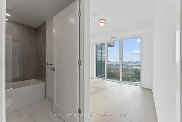 Additional image 28 of 20 Inn on the Park Dr Unit 2033