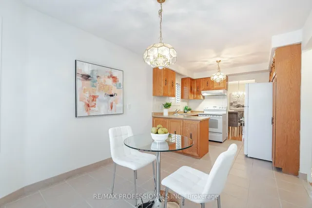 Additional image 11 of 141 Kingsbridge Garden Circ