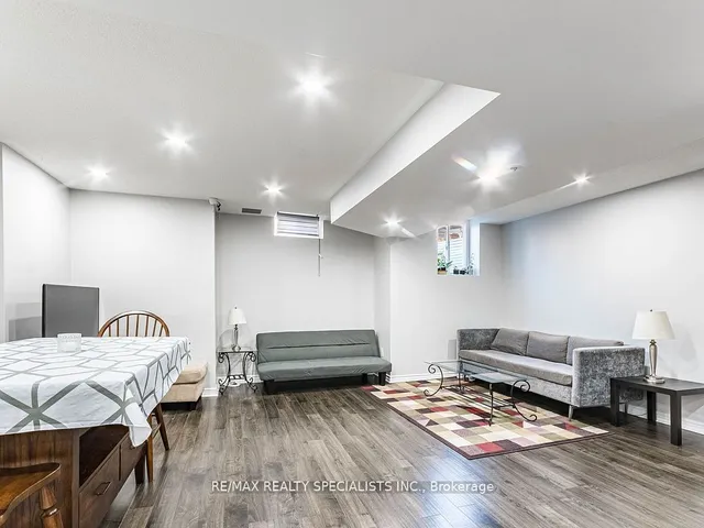 Additional image 36 of 14 Canary Clse