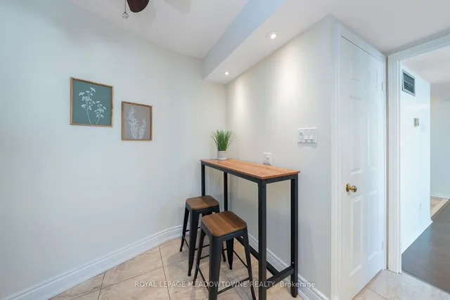 Additional image 15 of 1240 Marlborough Crt Unit 805