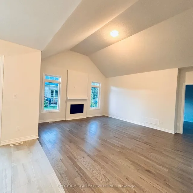 Additional image 8 of 9 Abelia St