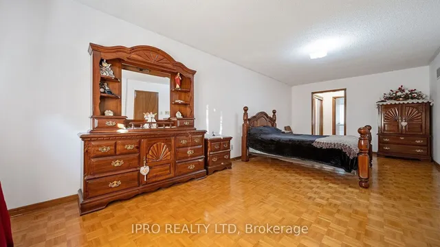 Additional image 33 of 77 flowertown Ave