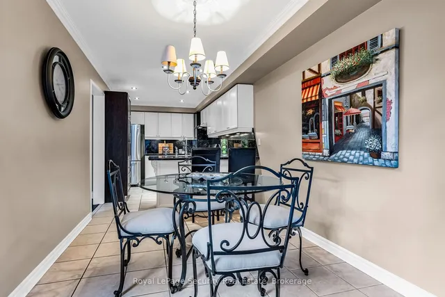 Additional image 18 of 654 Ashprior Ave