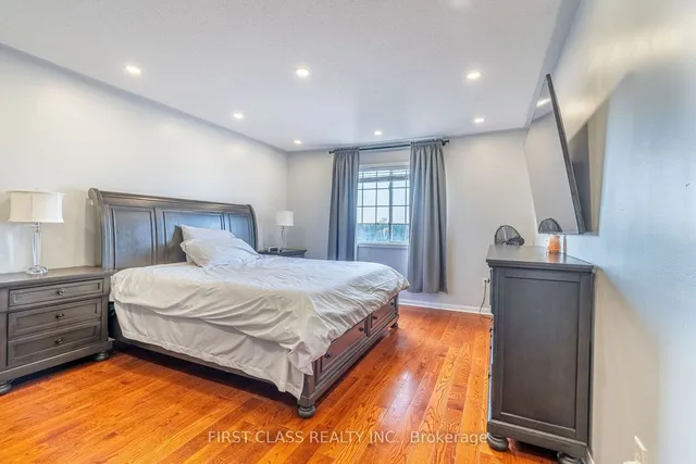 Additional image 23 of 26 Pecan Dr