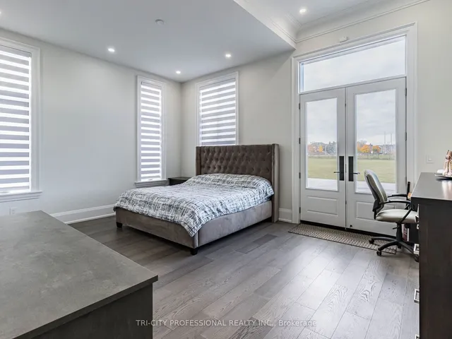 Additional image 26 of 27 Morris Crt