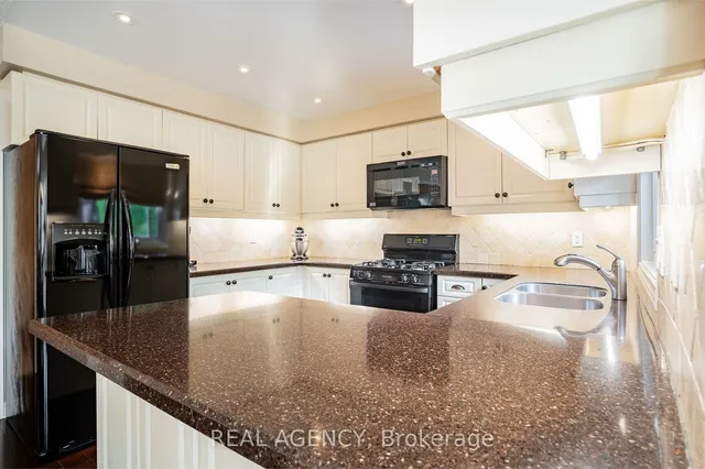 Additional image 9 of 2058 Grand Blvd