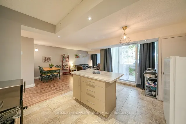 Additional image 7 of 1300 Marlborough Crt Unit 119