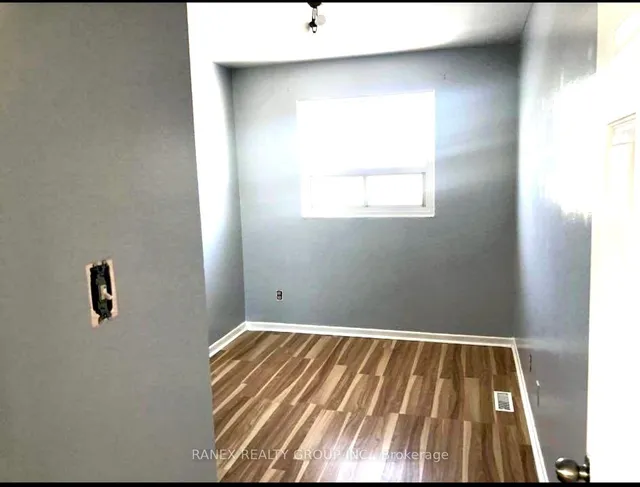 Additional image 11 of 6892 Darcel Ave