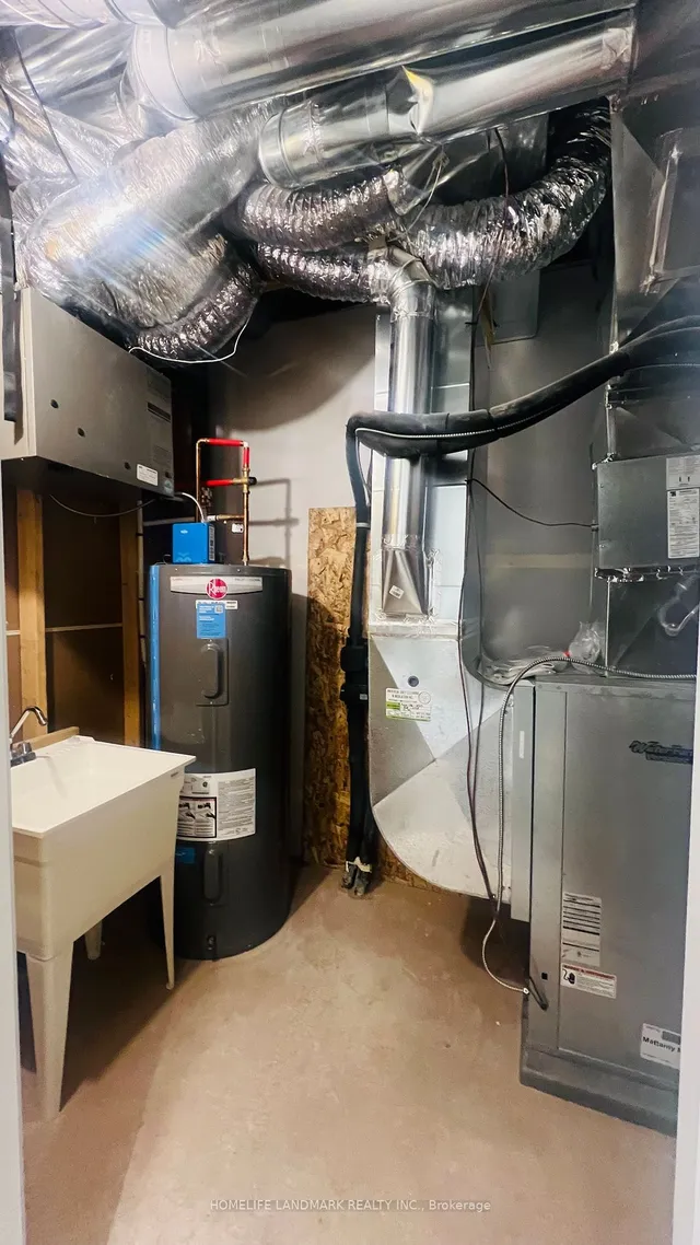 Additional image 8 of 3070 Merrick Rd