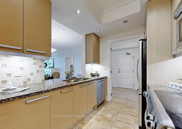 Additional image 16 of 662 Sheppard Ave Unit 504-C