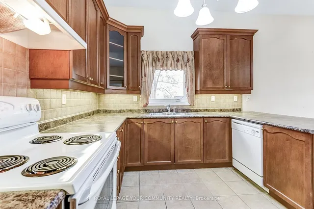 Additional image 22 of 71 Louvain Dr