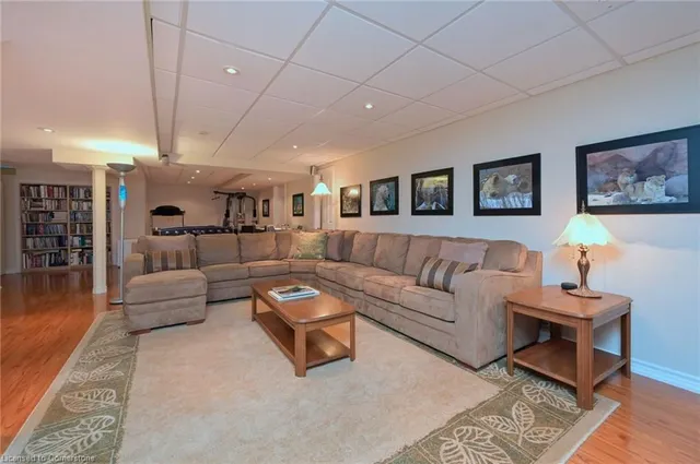 Additional image 31 of 14 Penrose Crt