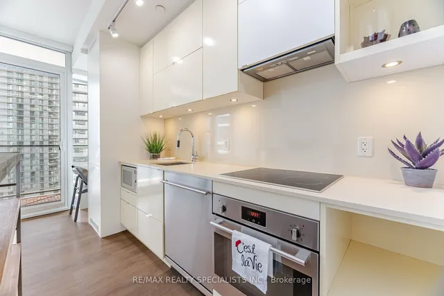 Additional image 8 of 125 Peter St Unit 3012