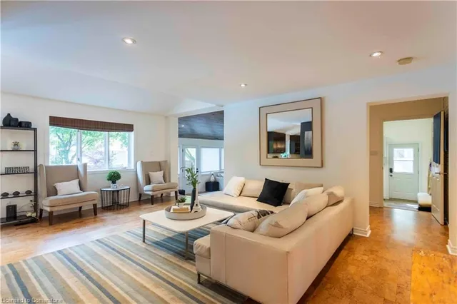 Additional image 7 of 2150 Elmhurst Ave