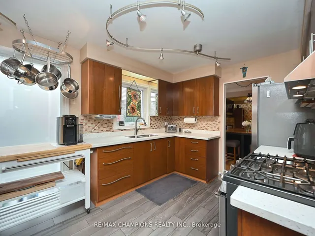 Additional image 7 of 7214 Ridgeland Cres