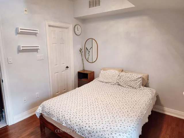 Additional image 7 of 960 Bloor St Unit 206