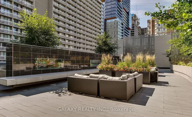 Additional image 30 of 386 Yonge St Unit 1505