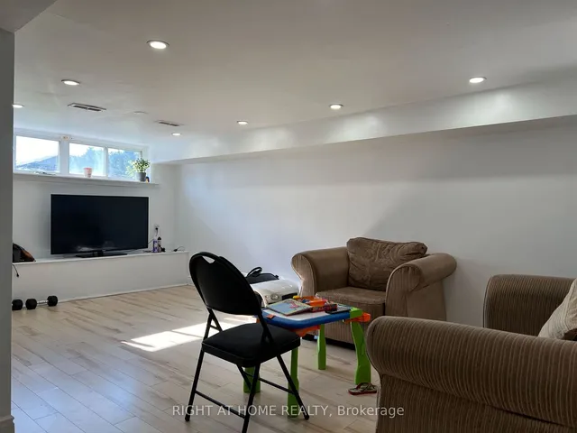 Additional image 17 of 78 Sanford Cres