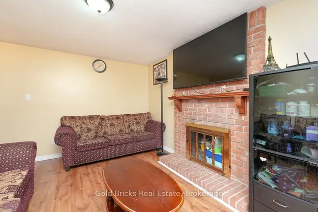 Additional image 14 of 19 Mikado Cres