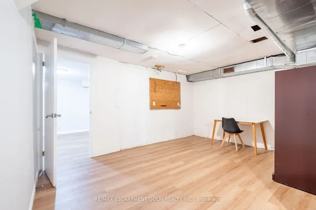 Additional image 18 of 586 Renforth Dr Unit 40