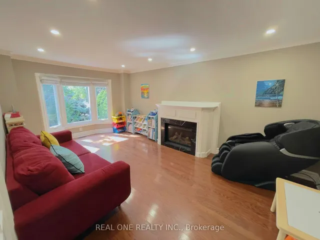 Additional image 7 of 2046 Pineview Dr