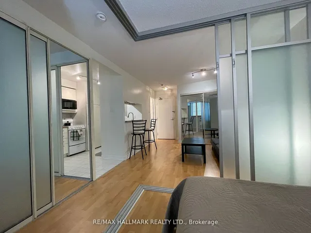 Additional image 15 of 1055 Bay St Unit 913