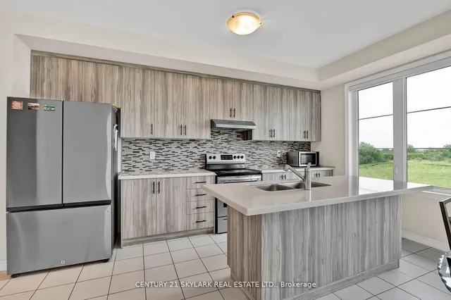 Additional image 13 of 15 Bretlon St