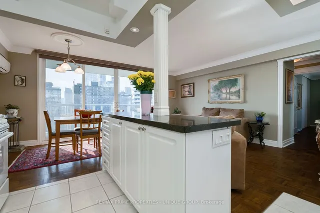 Additional image 13 of 30 Gloucester St Unit 1802