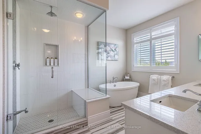 Additional image 13 of 21 Provost Tr