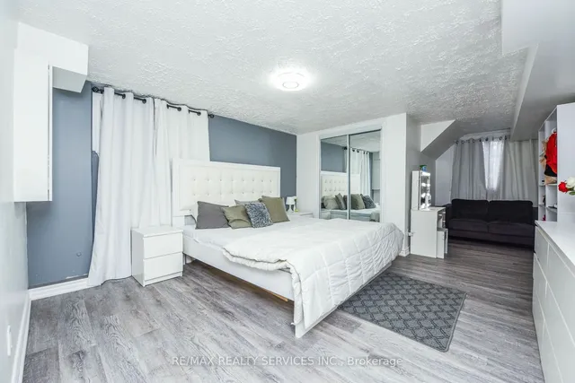 Additional image 27 of 3646 Corliss Cres