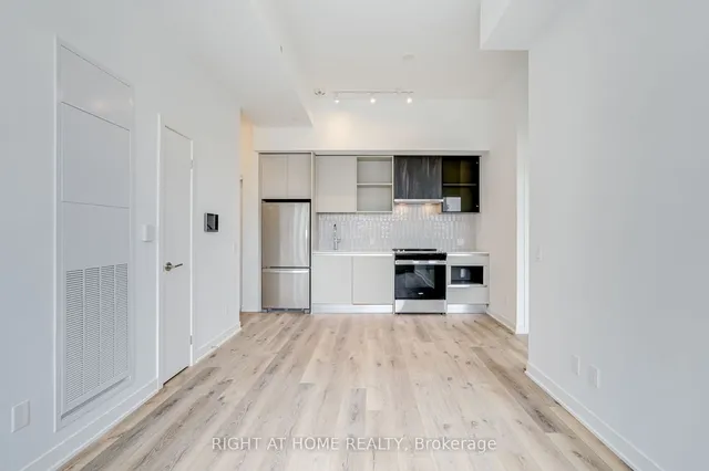 Additional image 13 of 405 Dundas St Unit 215