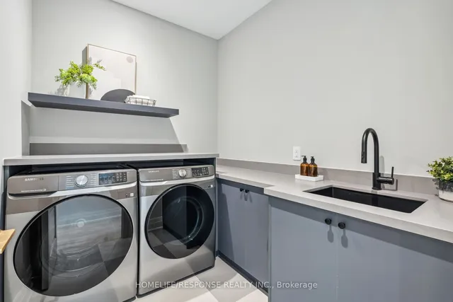 Additional image 33 of 8 MARTIN GROVE Rd