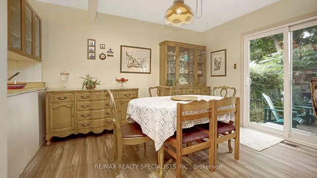 Additional image 12 of 4 Greenfield Sq