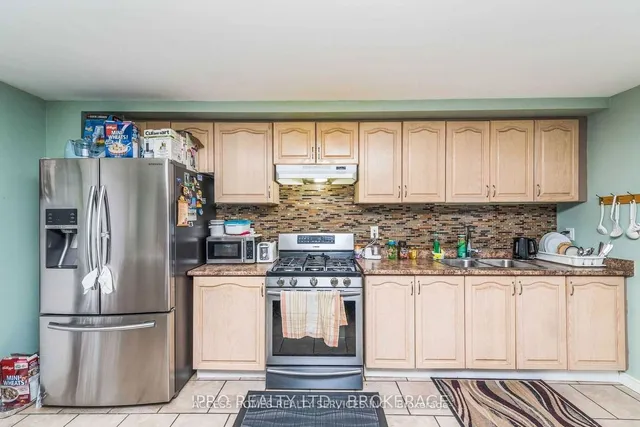 Additional image 35 of 88 Lola Cres