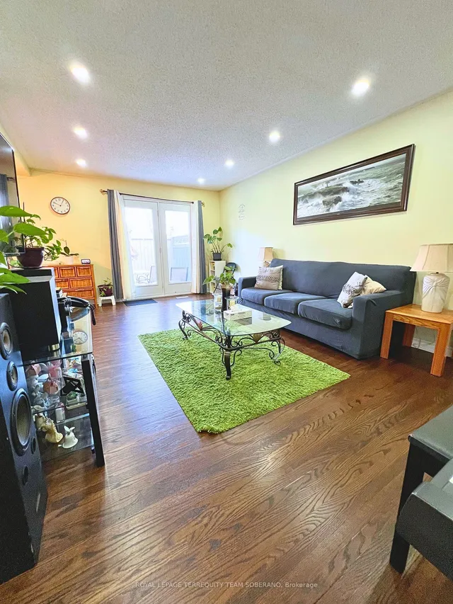 Additional image 10 of 216 Town House Cres Unit 27