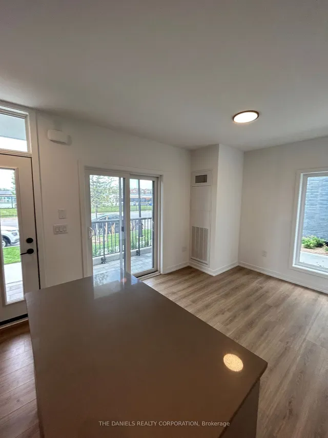 Additional image 4 of 20 Lagerfeld Dr Unit 006