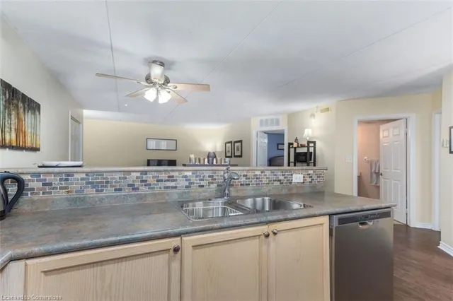 Additional image 14 of 1411 Walker's Line Unit 216