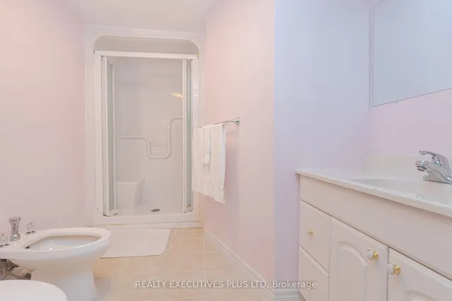 Additional image 30 of 8 Lombardy Cres