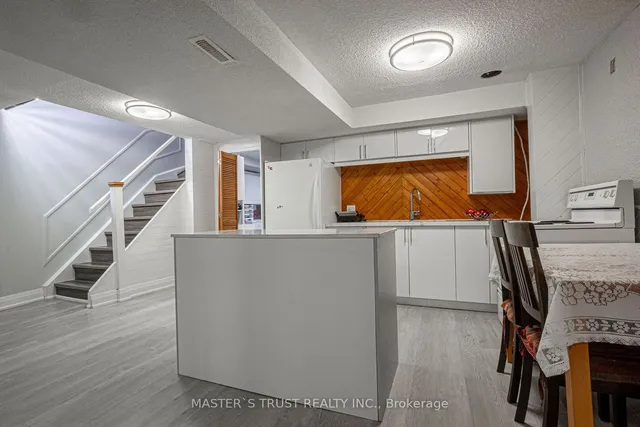 Additional image 28 of 4063 Dursley Cres