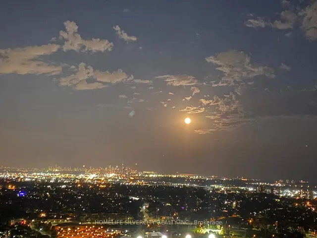 Additional image 36 of 50 Absolute Ave Unit 3902