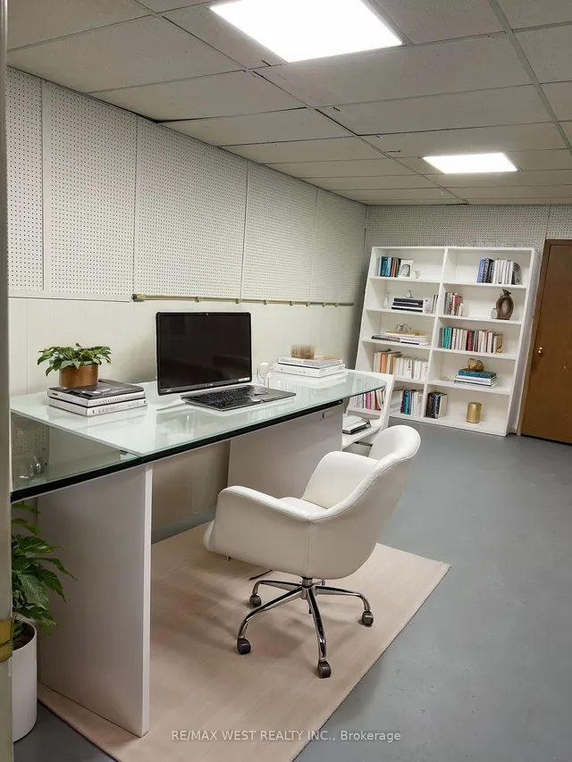 Additional image 40 of 42 Swordbill Dr