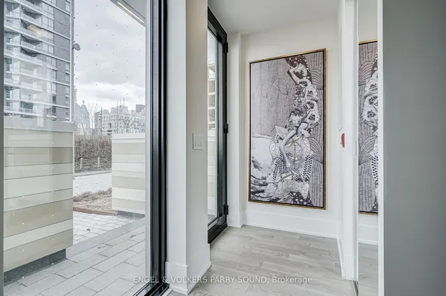 Additional image 17 of 118 Merchants' Wharf Unit 104