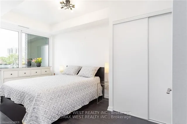 Additional image 14 of 4208 Dundas St Unit 315