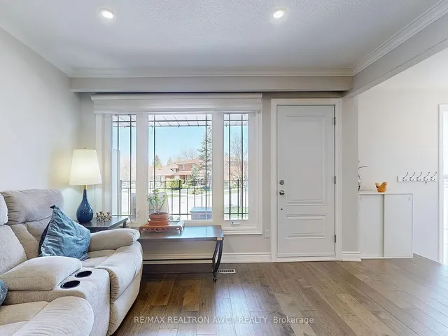 Additional image 10 of 26 Greyhound Dr