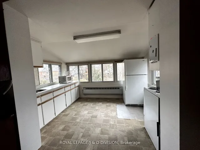 Additional image 18 of 165 High Park Ave