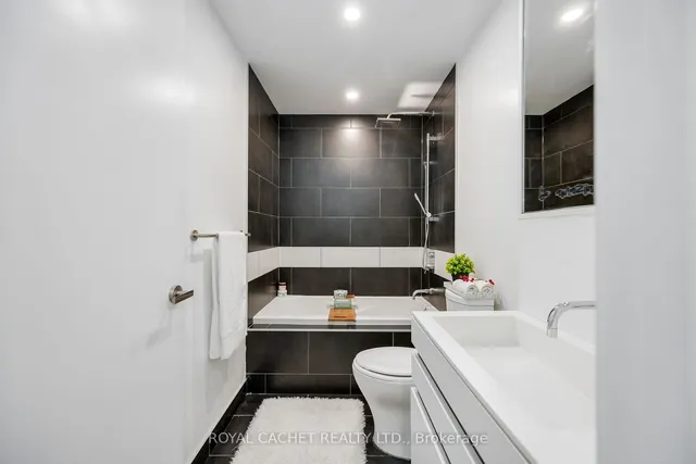 Additional image 9 of 197 Yonge St Unit 1411
