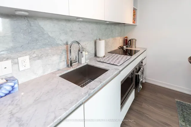 Additional image 15 of 81 Navy Wharf Crt Unit 2310