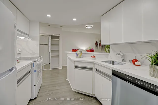 Additional image 7 of 1001 Bay St Unit 519