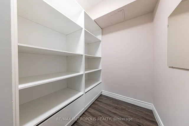 Additional image 17 of 15 Torrance Rd Unit 1105